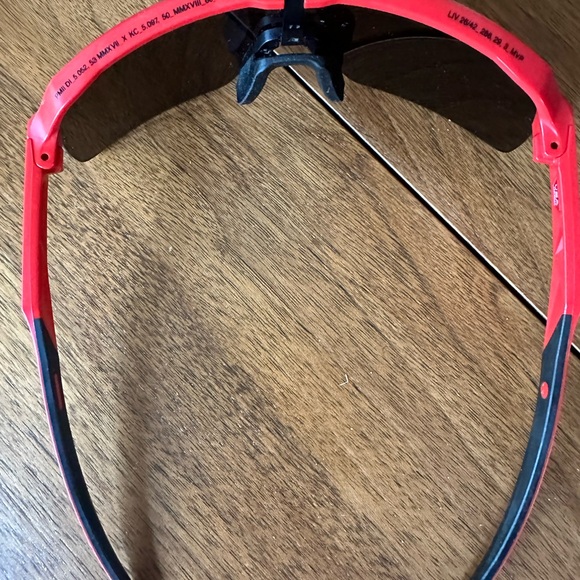 Oakley Sutro red sunglasses with gray lenses - Picture 3 of 9